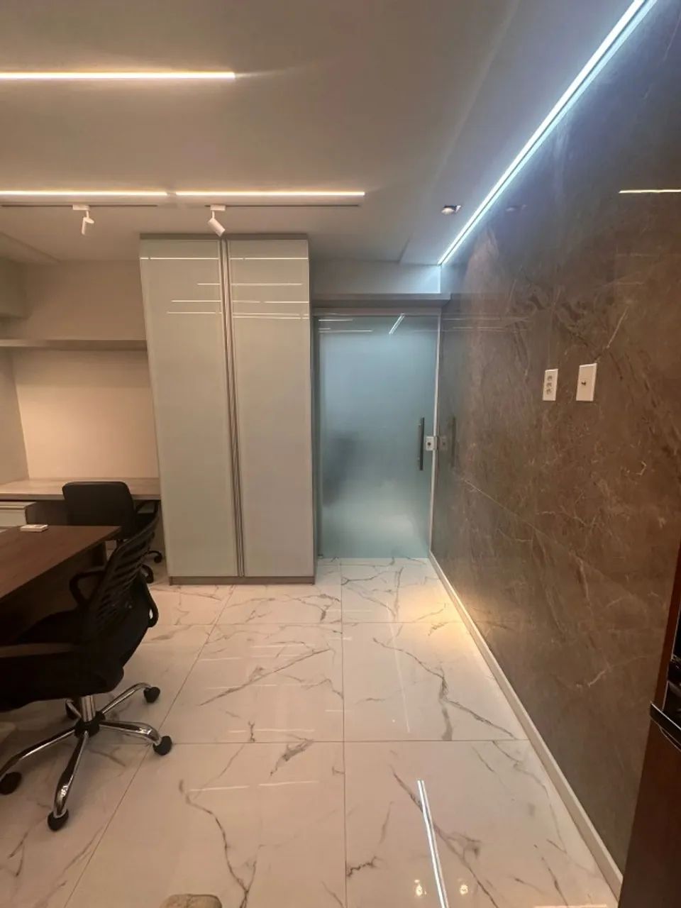 Alugo Sala Comercial Mobiliada Com 38 M² Ao Lado do Shopping Castanheira  - Foto 3