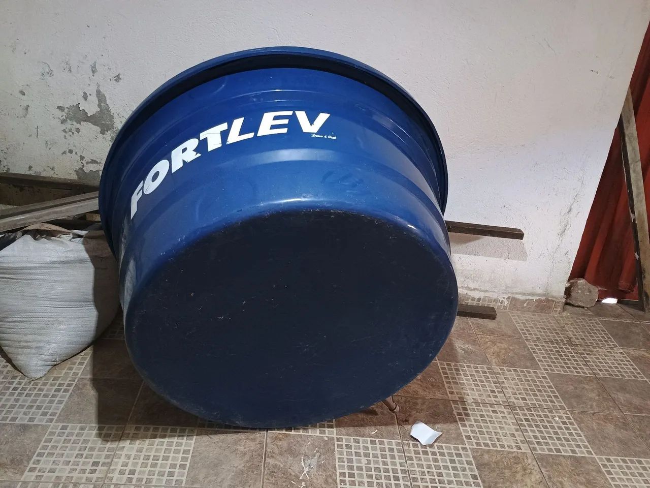 500-Liter Water Tank for Repairs