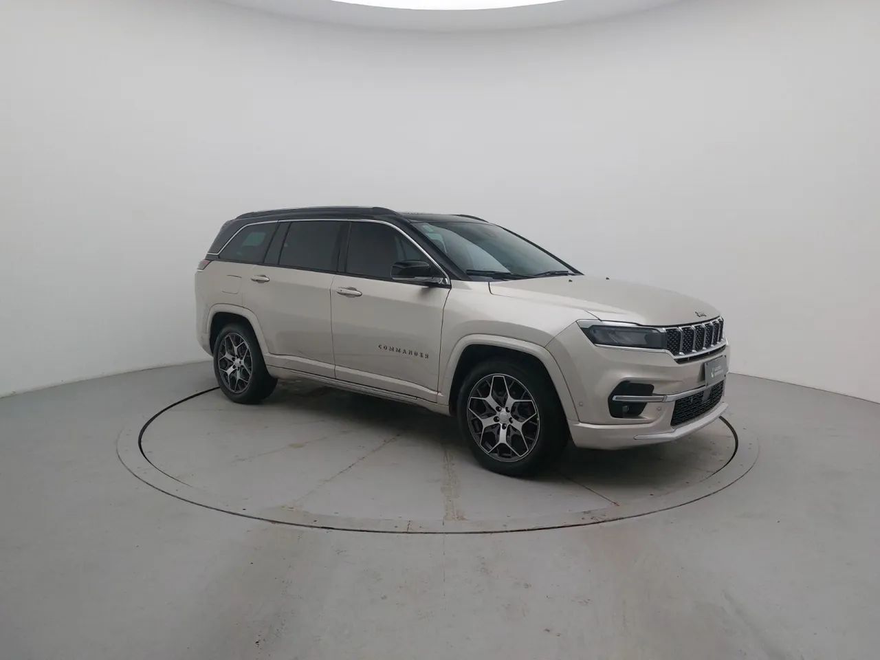Jeep Commander Overland T270 1.3 TB Flex Aut., foto 7 de 18