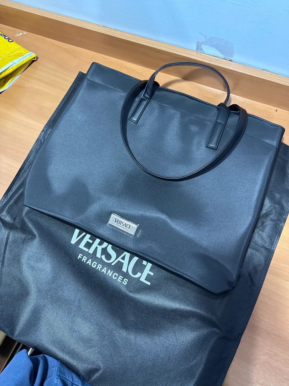 Bolsa Feminina Versace Fragrances nova