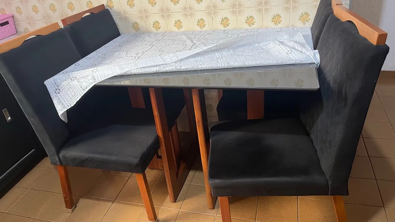 Mesa de madeira com tampo de vidro  - Foto 2