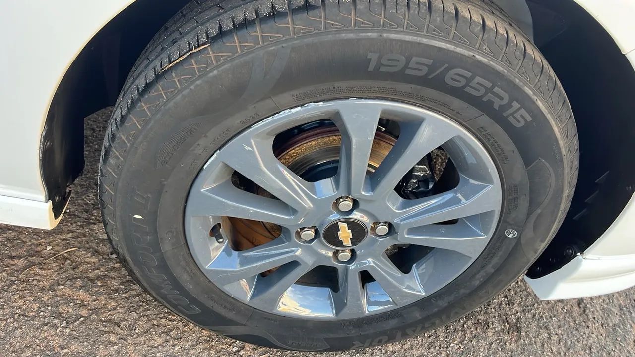 Chevrolet Onix Hatch Effect 1.4 8V Flex Power Mec. 4P 2016 - Foto 4