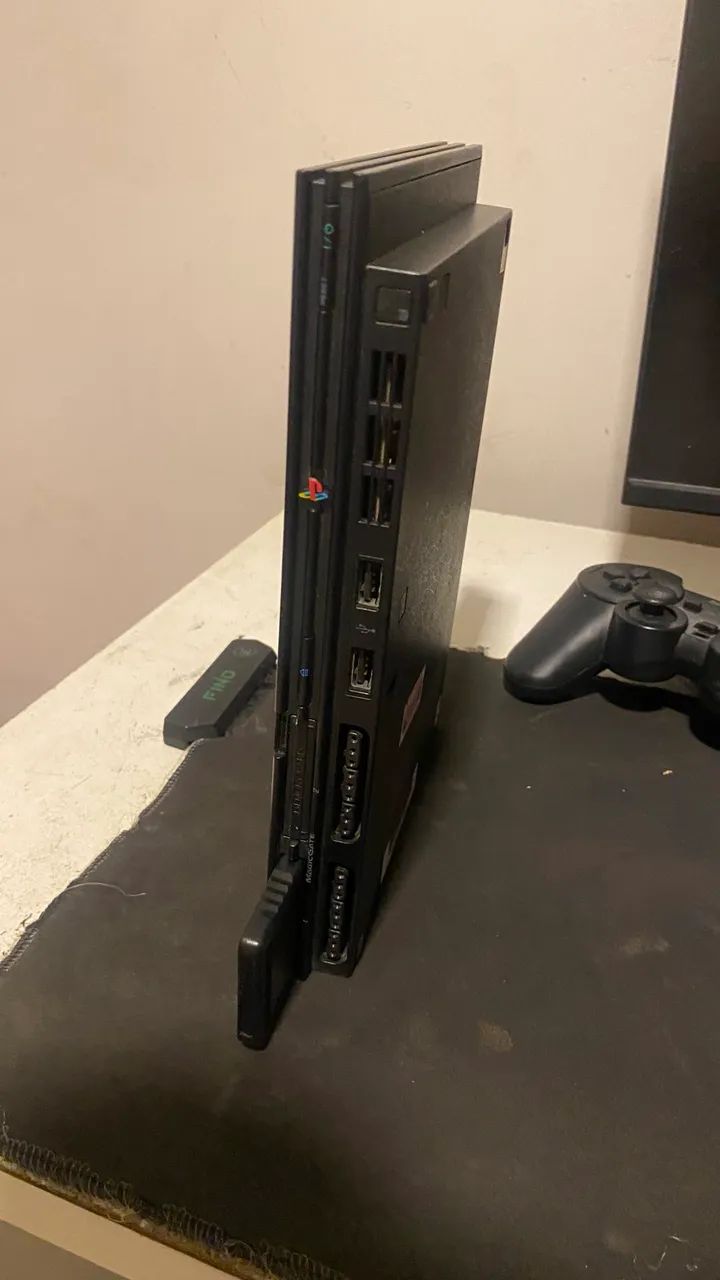Vende-se videogame ps2 