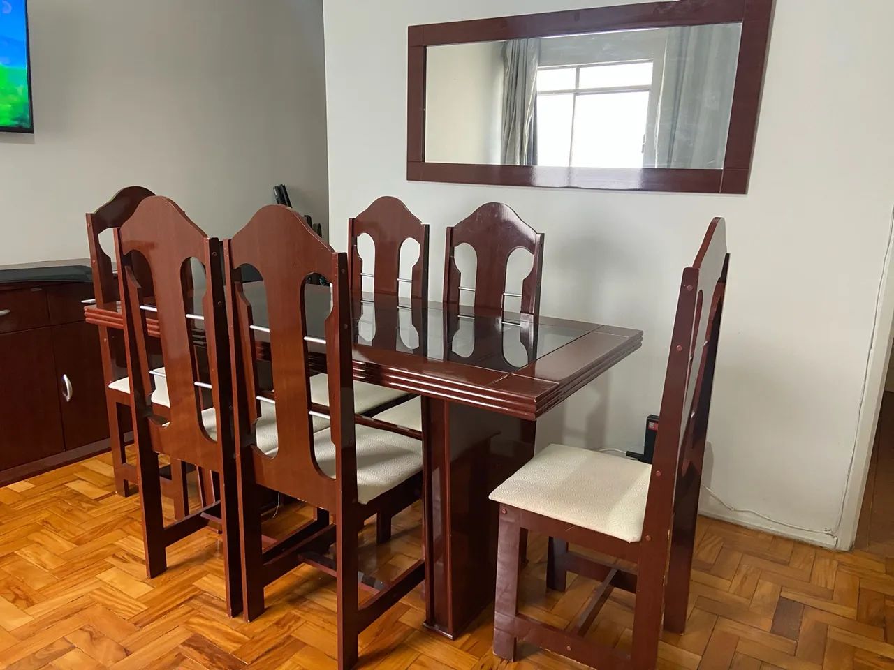 Mesa com 6 cadeira + Buffet + Espelho grande  - Foto 2