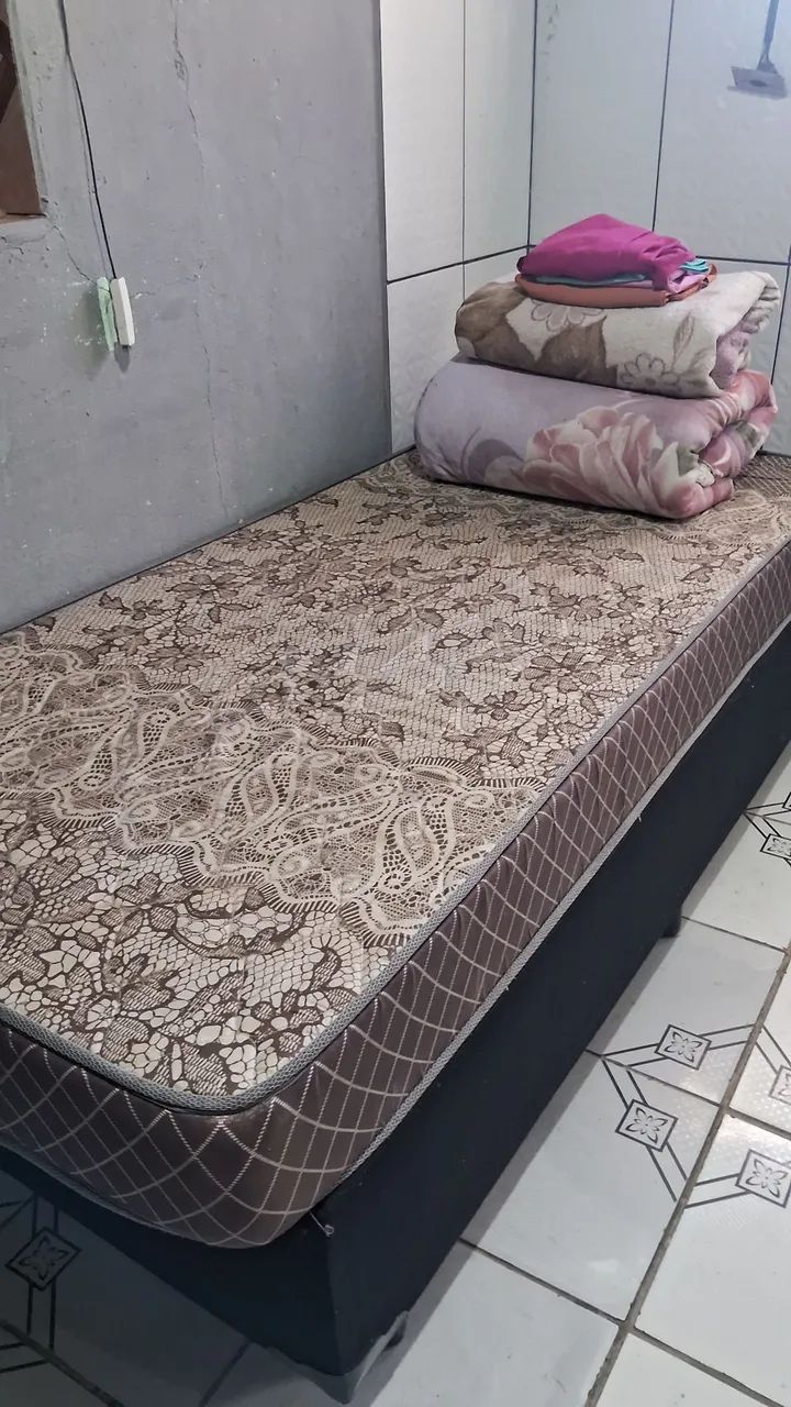 Vendo Cama acompanhado com Colchão - Foto 3