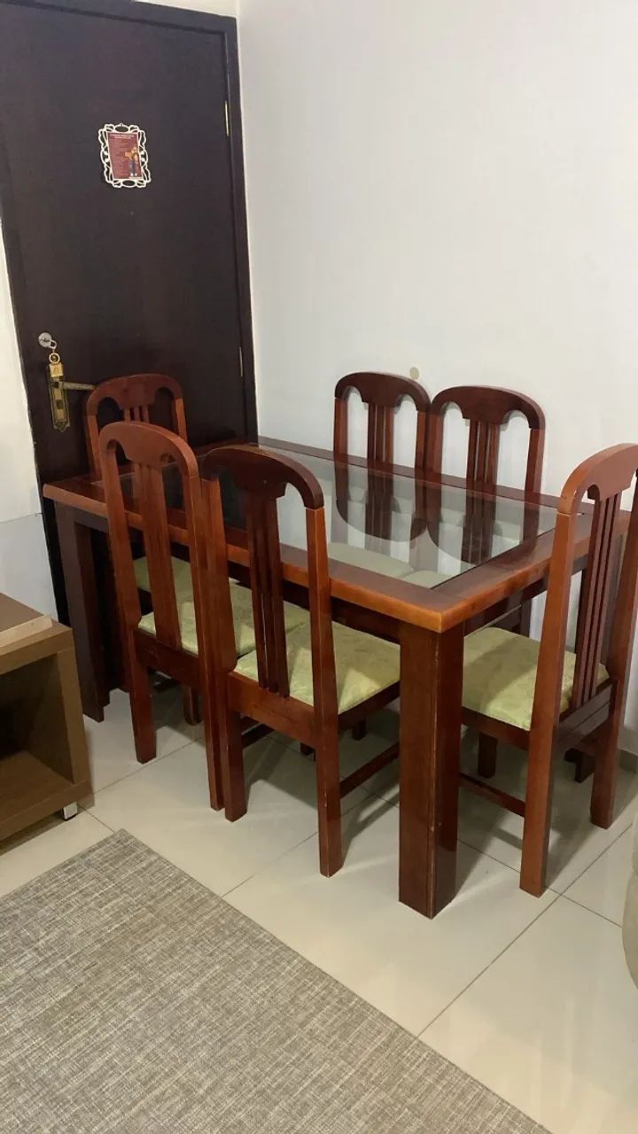 Mesa de jantar retangular padrão mogno com 6 cadeiras - Foto 5