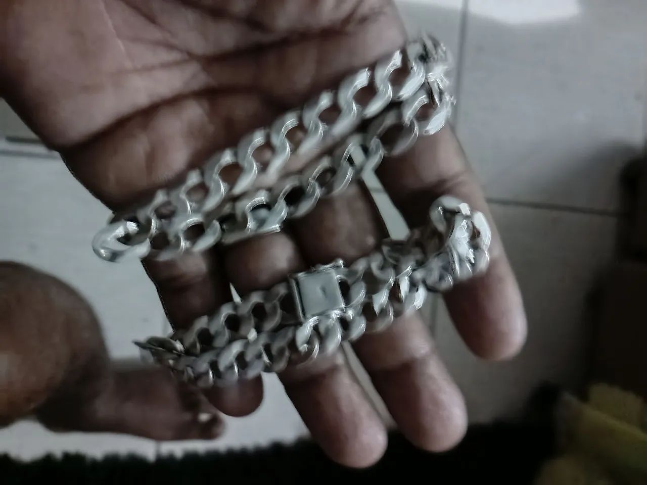 Vendo pulseira de prata  barata. - Foto 2