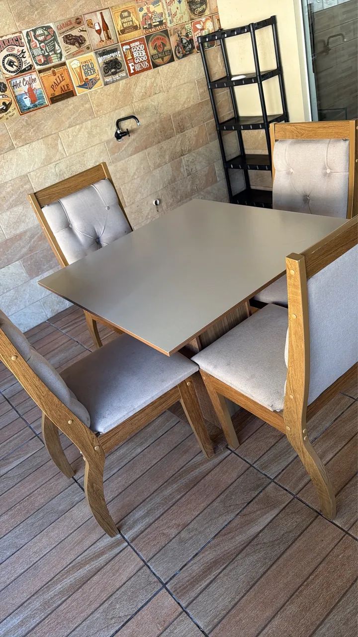 Mesa com 4 cadeiras e cama box com colchão  - Foto 2