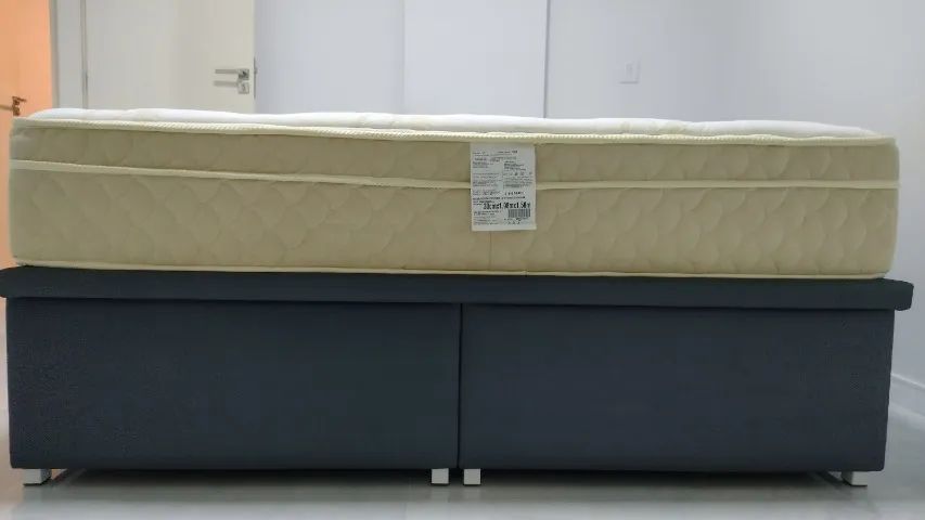 Cama baú com colchão queen