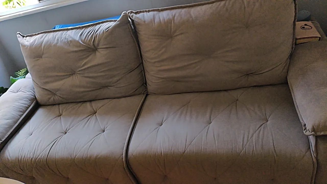 Sofá e Mesa com 4 cadeiras - Foto 5