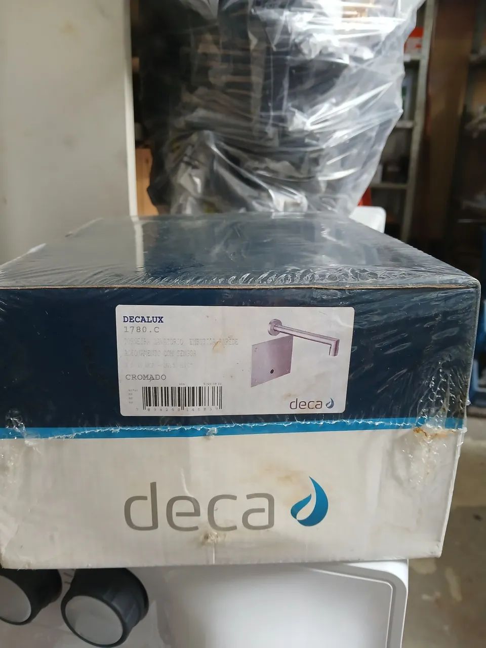 Torneira lavatório Deca embutir na parede com acionamento no sensor - Foto 3