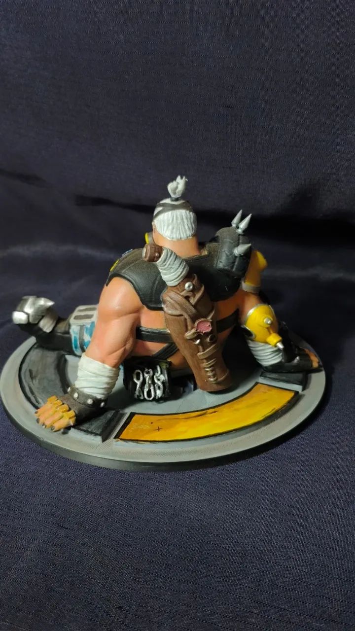 Action Figure Roadhog (overwatch) Com Base - Foto 4