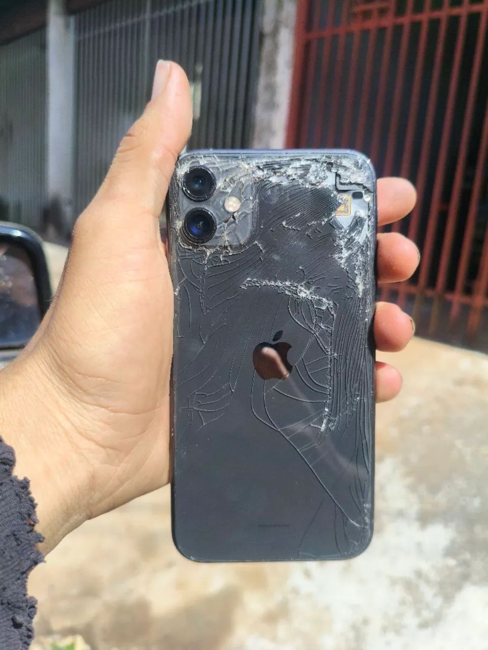 (iPhone 11) Pegando em perfeito estado!! - Foto 2