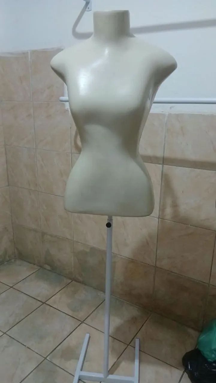 Vende-se Manequim Masculino e Feminino  - Foto 5