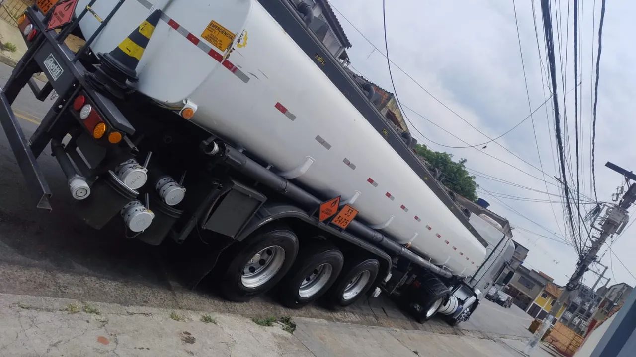 Caminhão tanque - Foto 3