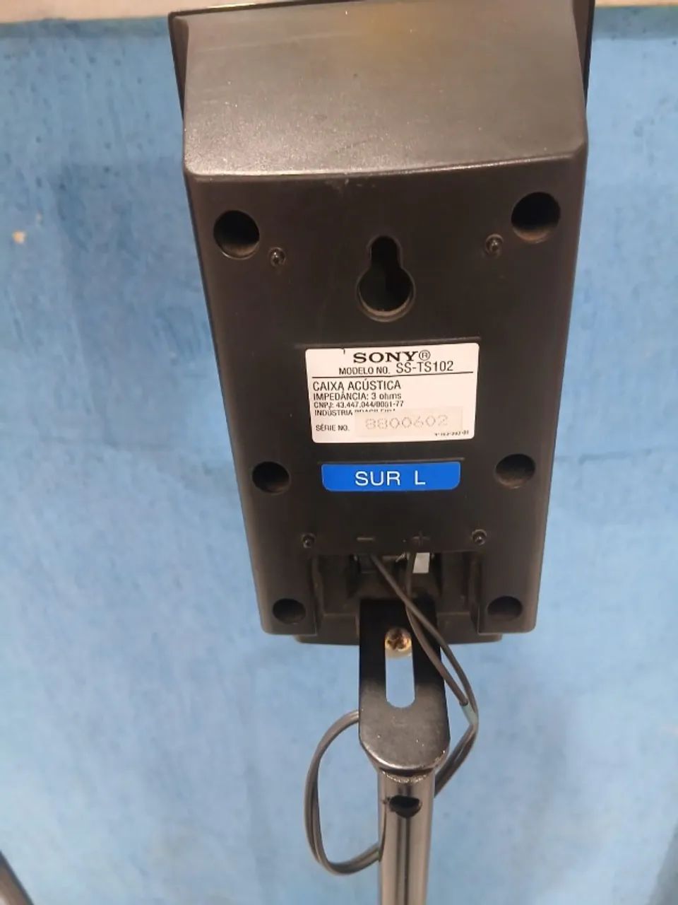 conjunto de caixas sony com pedestal - Foto 2
