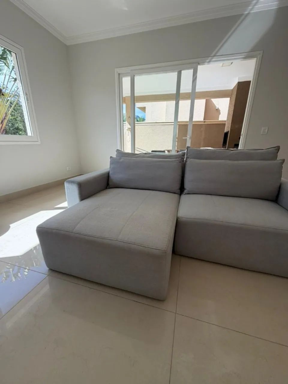 Sofá Retrátil 3 lugares Tok&Stok Astor Cinza Claro 2,10m - Foto 4