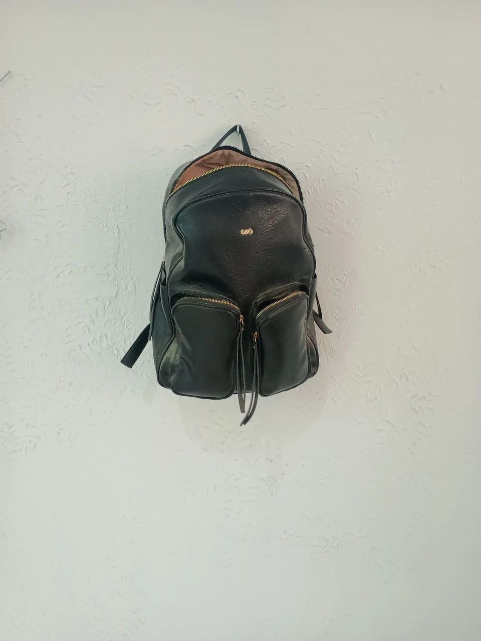 Mochila Preta de Couro  - Foto 3