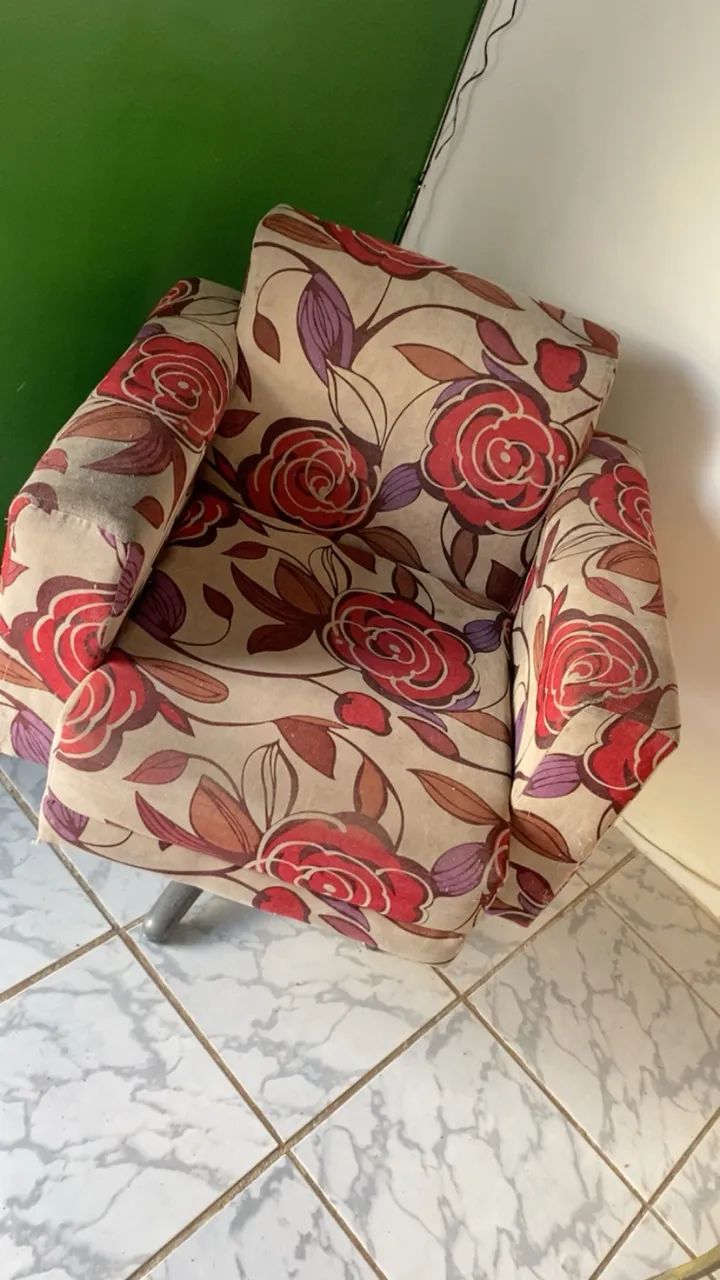 Vendo poltrona giratória c marcas de uso  - Foto 2