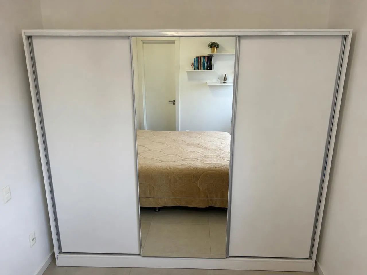 Vende se roupeiro casal 