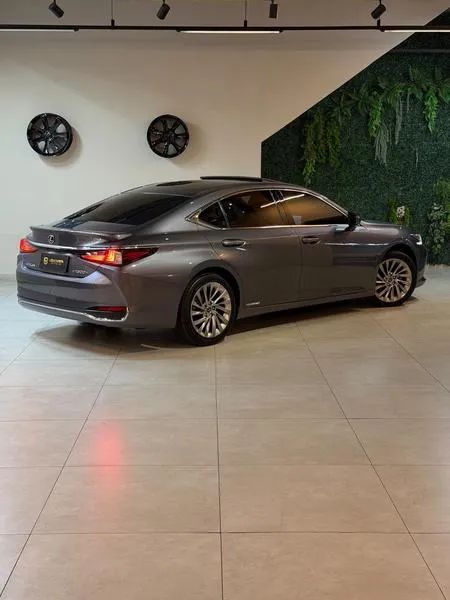 Lexus ES300h ES-300H ES300h 2.5 16V Aut. (hybrid), foto 8 de 18