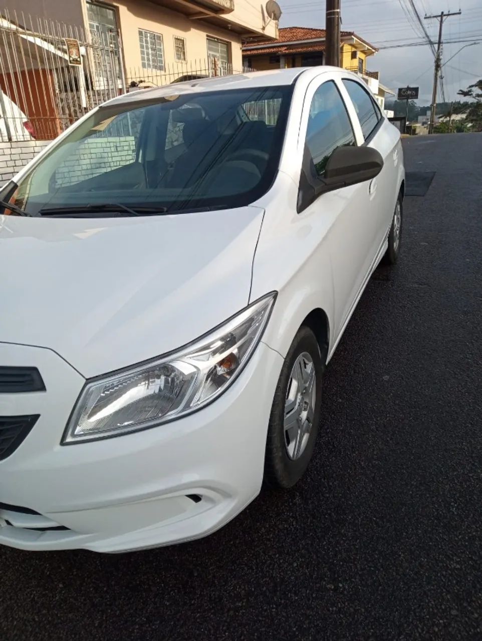 Chevrolet Onix JOY Hatch 1.0 8V Flex Mec. 4P 2017 - Foto 4