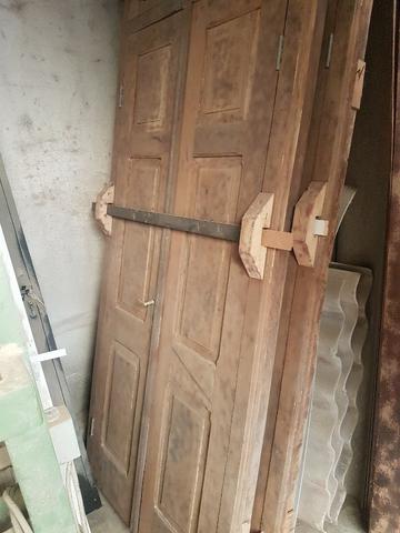 Portas em imbúia