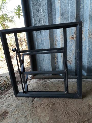 Basculante de ferro 60X60 marca MGM