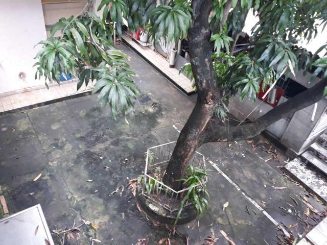 Casa com 8 Quartos à Venda - Foto 9