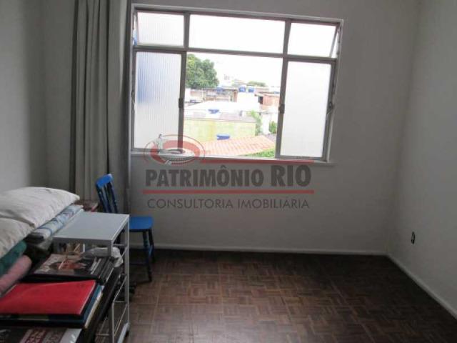 Apartamento no Centro de Vista Alegre, 2 Quartos + Dependência Completa