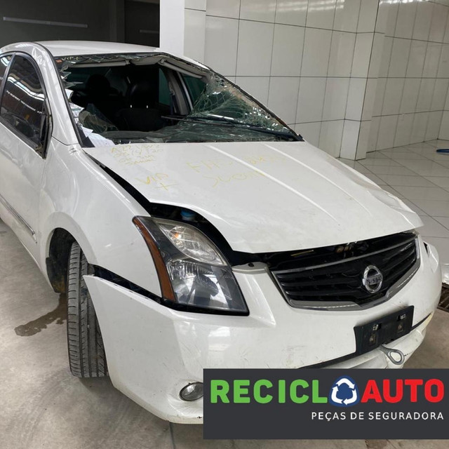 Sucata de sentra 2.0 at para retirada de peças  Leia a descrição