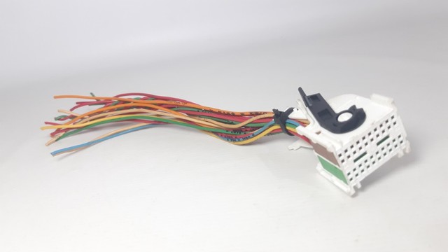 Conector Módulo Bsi Peugeot 308 2.0 16v 2013 (branco)
