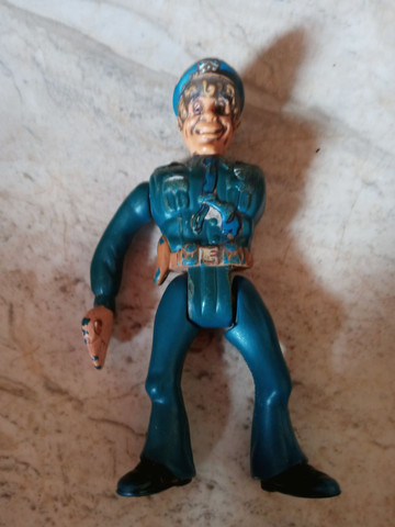Boneco Mahoney loucademia de policia