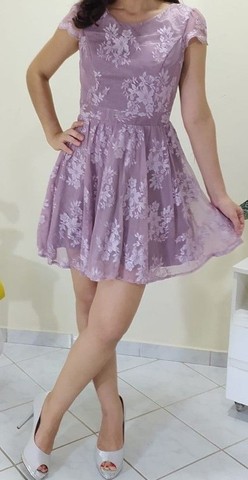vestido curto lilás