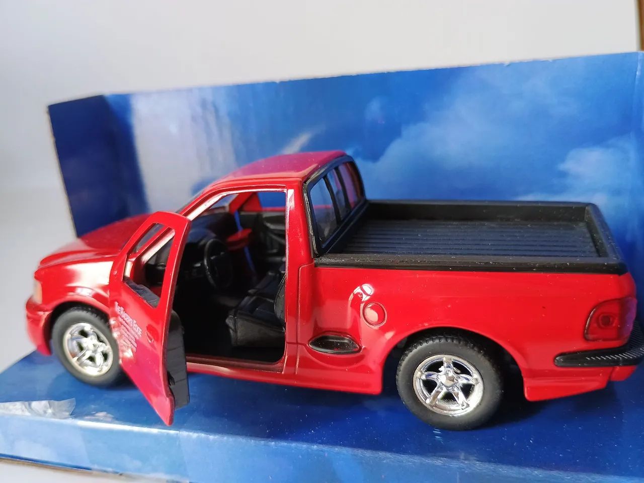 Ford F-150 SVT Lightning Fast & Furious - Brinquedos e Jogos