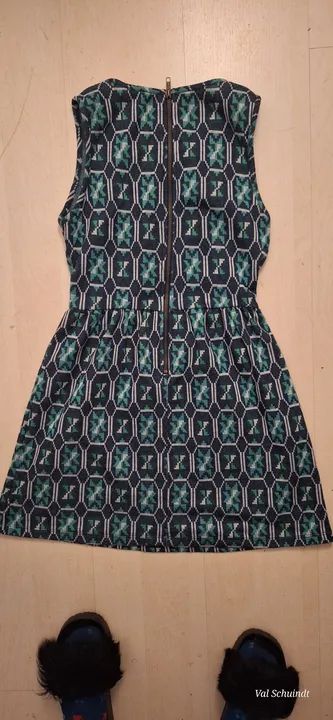 Vestido importado Estampado com Detalhes em  Corte - Foto 2