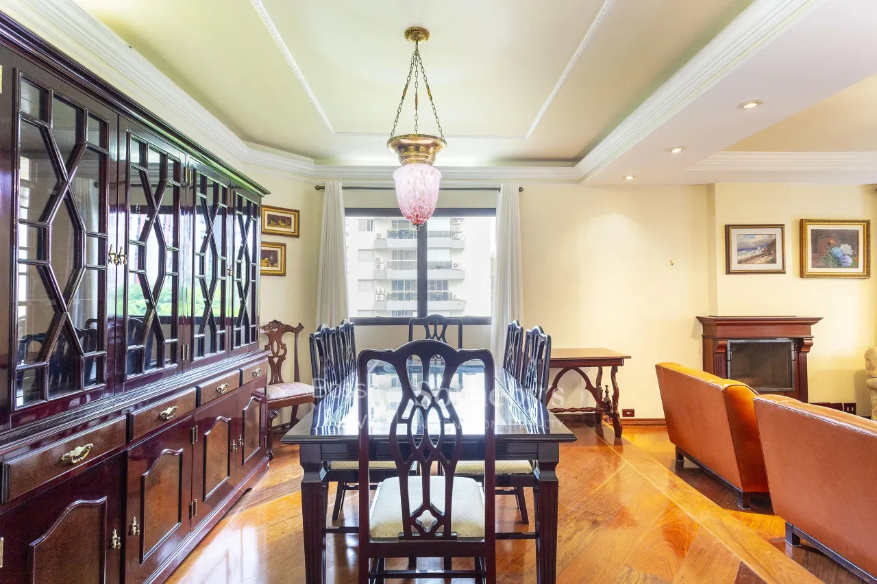 Apartamento para locação com varanda no Vila Nova Conceição