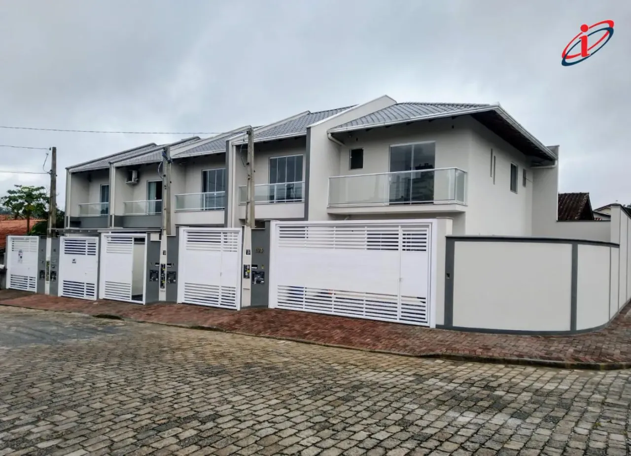Sobrado Geminado para Venda em Blumenau, Itoupava Norte, 2 dormitórios, 2 suítes, 3 banhei