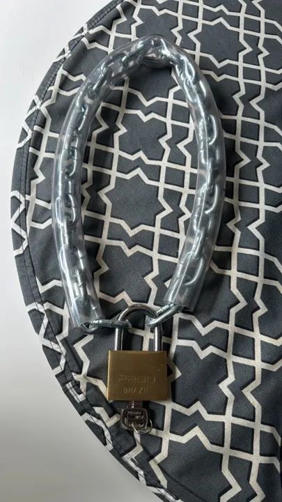 Corrente com acabamento e cadeado