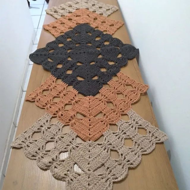 Caminho de mesa crochê 