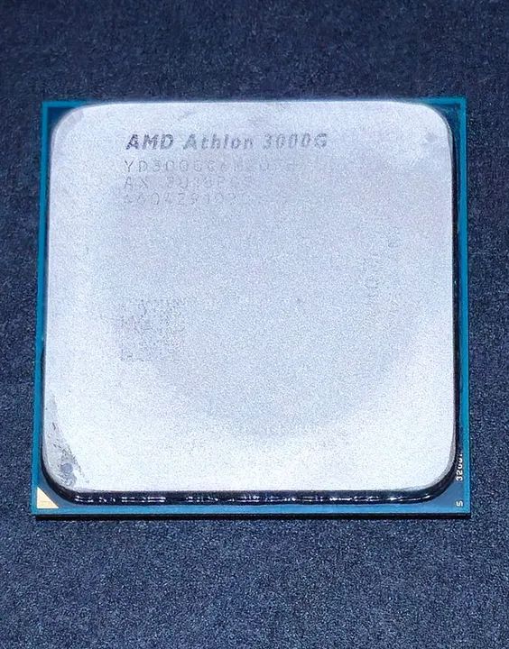 Processador AMD Athlon 3000G com Vídeo Integrado - Pouco Usado
