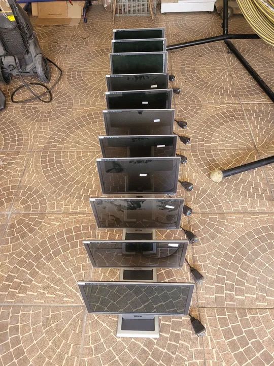 Lote com 11 monitores ultra slim (somente venda)