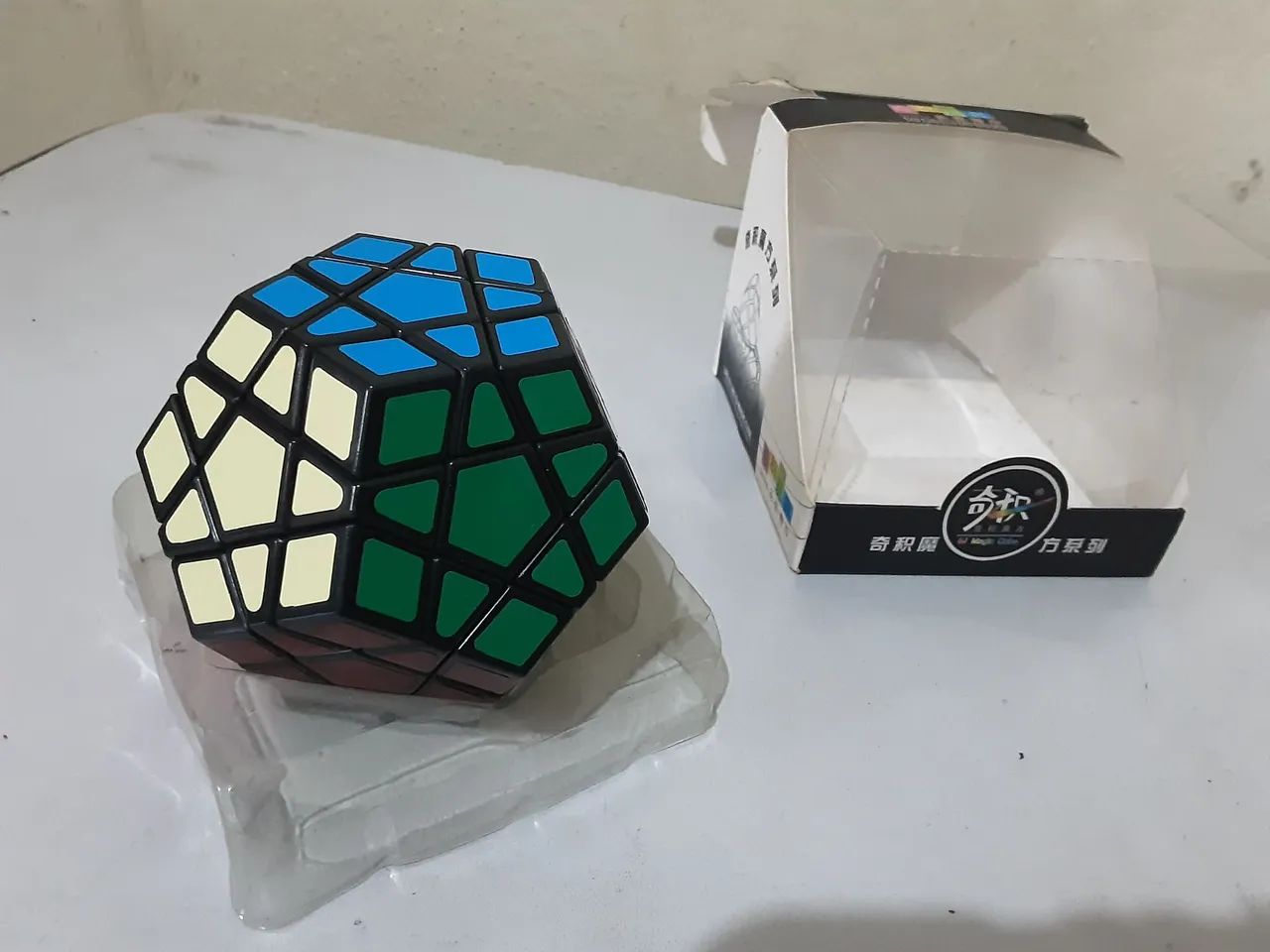 Quebra-cabeça - megaminx - Cubo Mágico