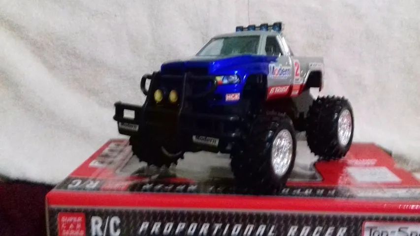 R$179,99 carrinho controle remoto è bateria recarregável camionete pickup controle remoto  - Foto 3