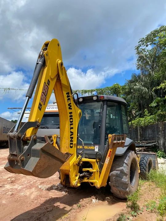 Retroscavadeira New Holland 2022