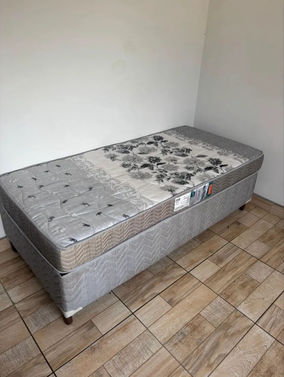 Cama box de solteiro 