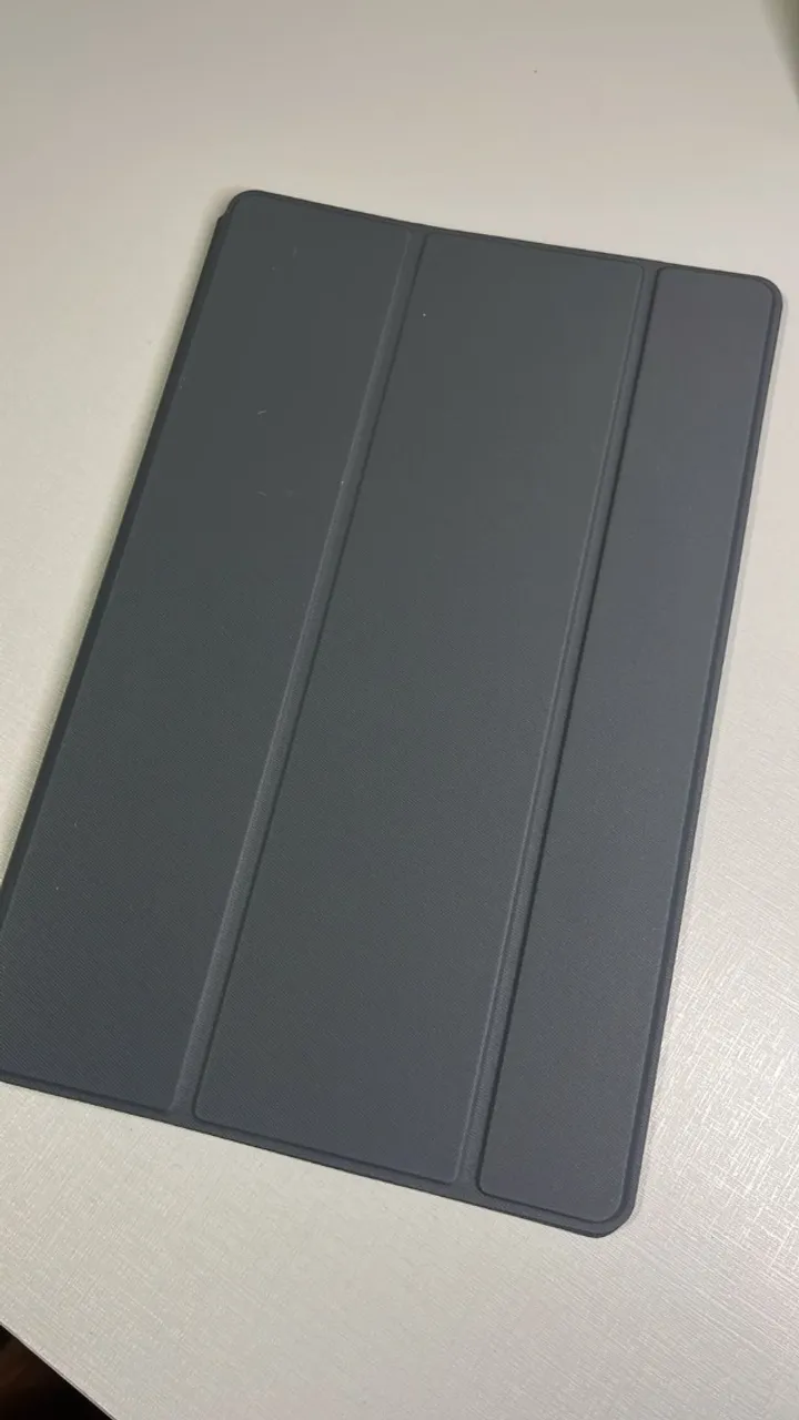 Capa para tablet nunca usada (26x16,8cm fechada)