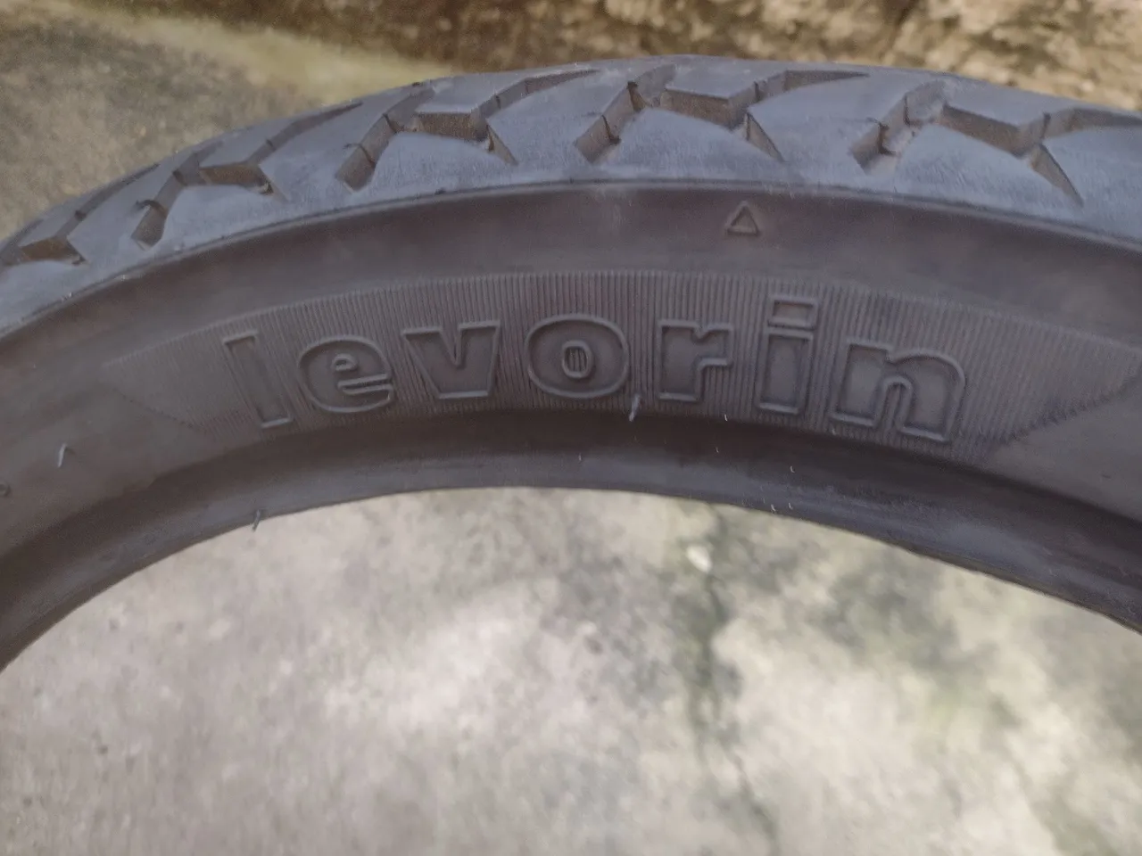 Pneu para moto aro 18