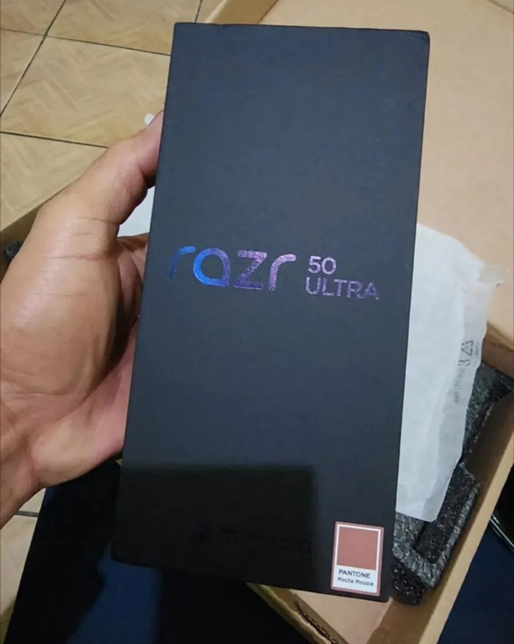 Motorola Razr 50 Ultra - 512gb 24gb Ram Boost Tela Dobrável 6,9 Poled E Externa 4 Moto Ai