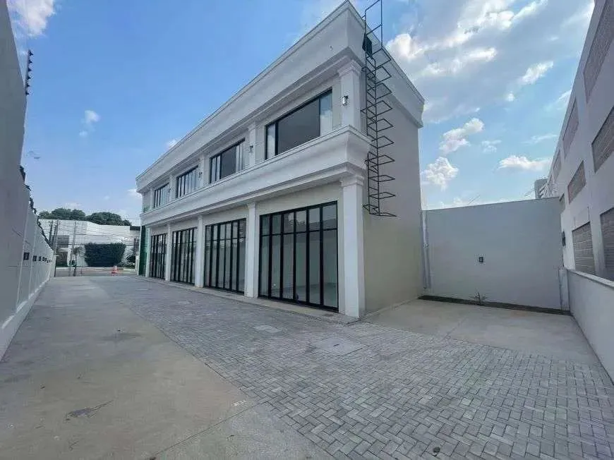 Alugo sala comercial com 31m² no Duque de Caxias - Cuiabá - MT